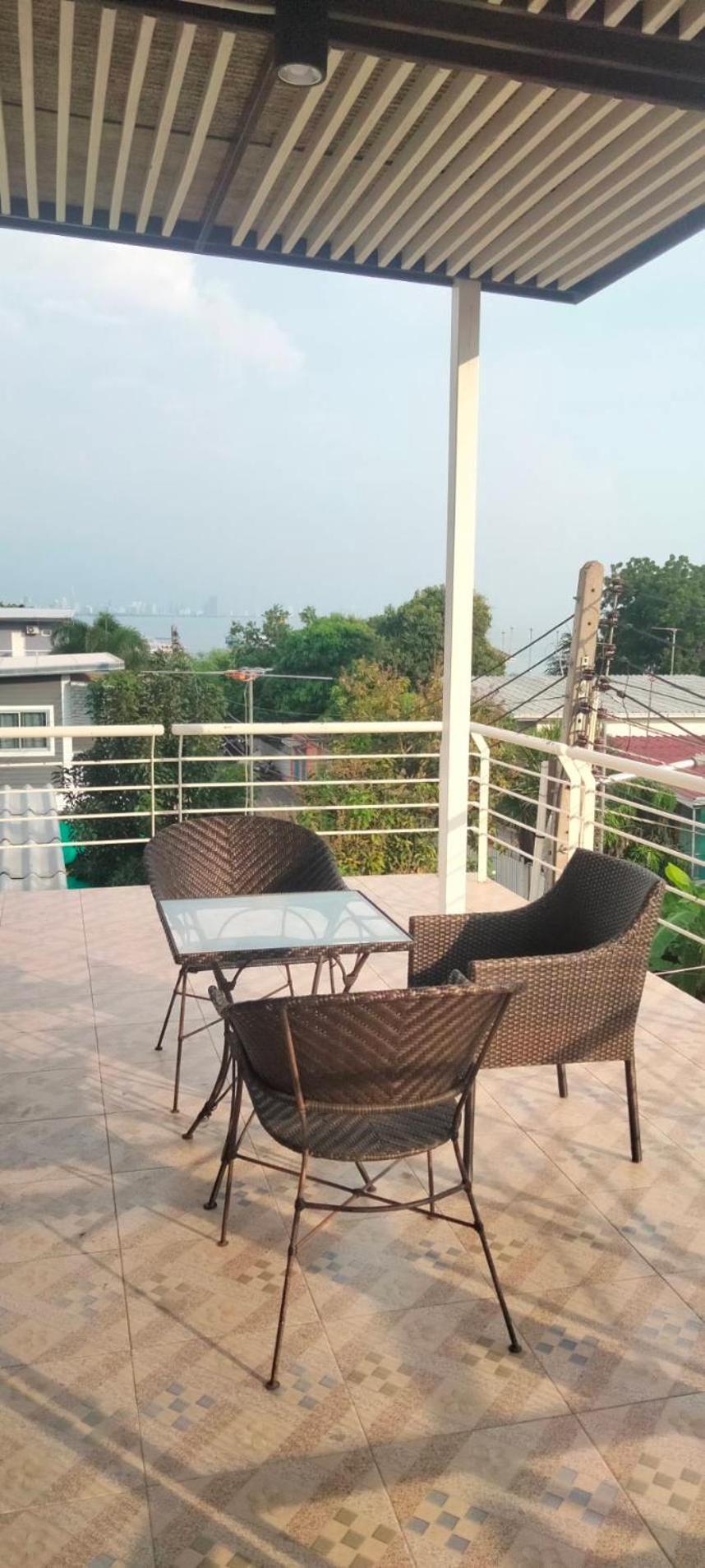 Koh Larn Riviera Hotel Exterior photo