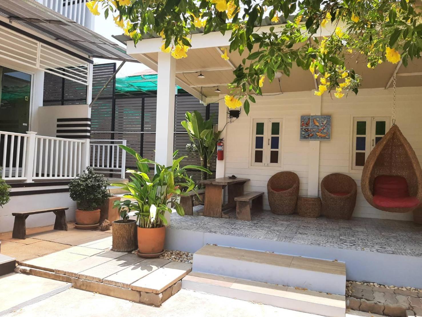 Koh Larn Riviera Hotel Exterior photo