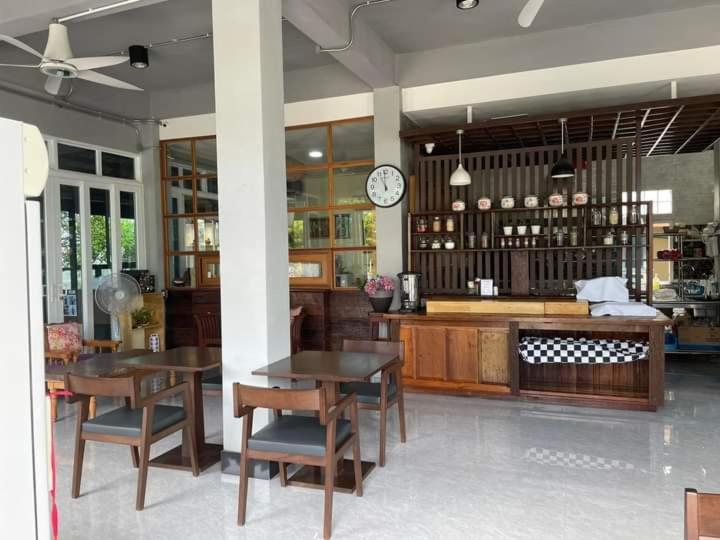 Koh Larn Riviera Hotel Exterior photo