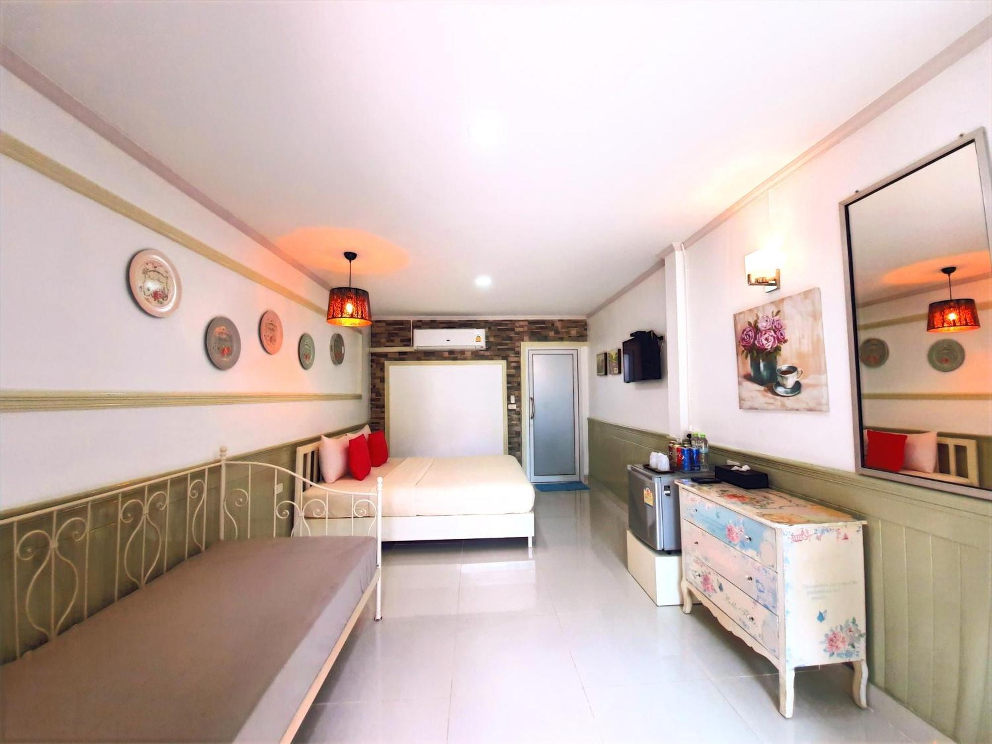 Koh Larn Riviera Hotel Exterior photo