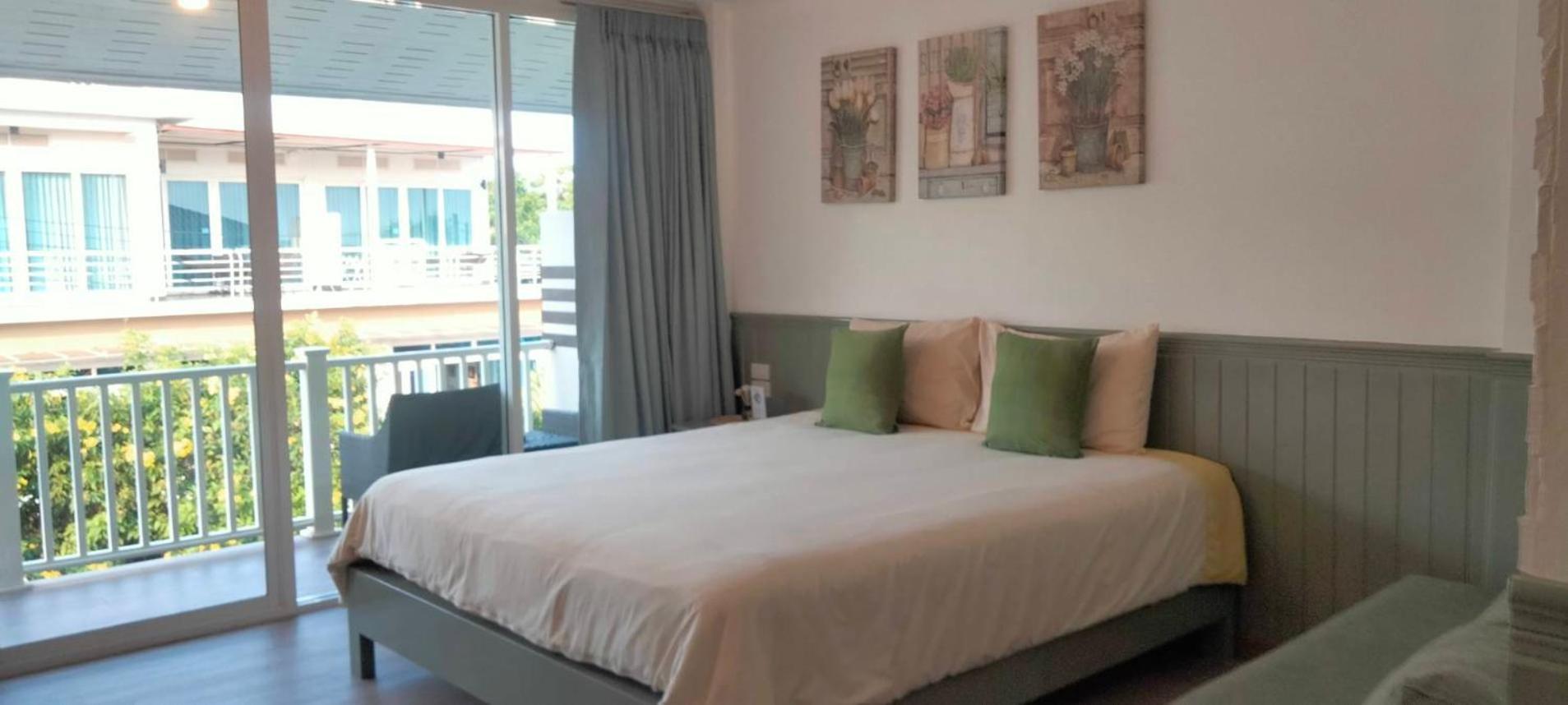 Koh Larn Riviera Hotel Exterior photo